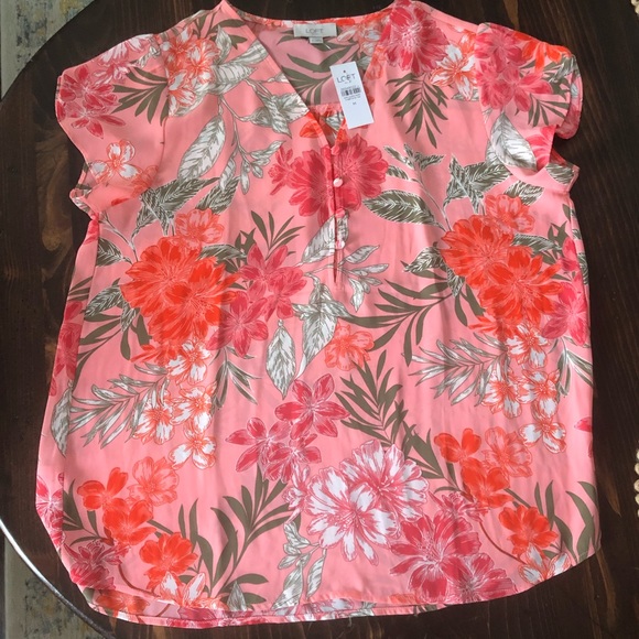 LOFT Tops - Loft Outlet floral blouse NWT